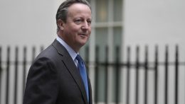 Cameron: Nagy-Britannia a béke érdekében fontolóra veszi a palesztin állam elismerését