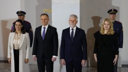A prágai várban megkezdődött a V4-elnökök csúcstalálkozója