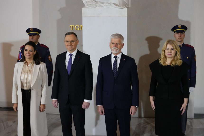 A prágai várban megkezdődött a V4-elnökök csúcstalálkozója