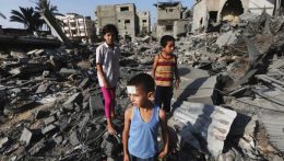 Az ENSZ palesztin segélyszervezetét aggasztja a gázai evakuáltak nagy száma