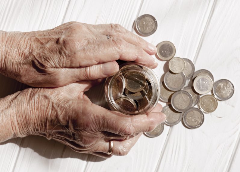 Svájcban a nyugdíjkorhatár megtartása mellett megszavazták a 13.havi nyugdíjat