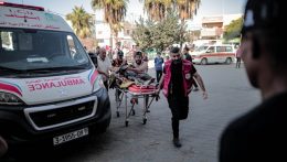 Egészségügyi segélycsomagot dobott le a jordániai légierő a Gázai övezetbe