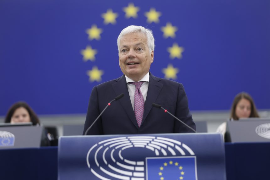 Reynders az Európai Parlamentben az Európai Bizottság Szlovákiával kapcsolatos aggályairól beszélt