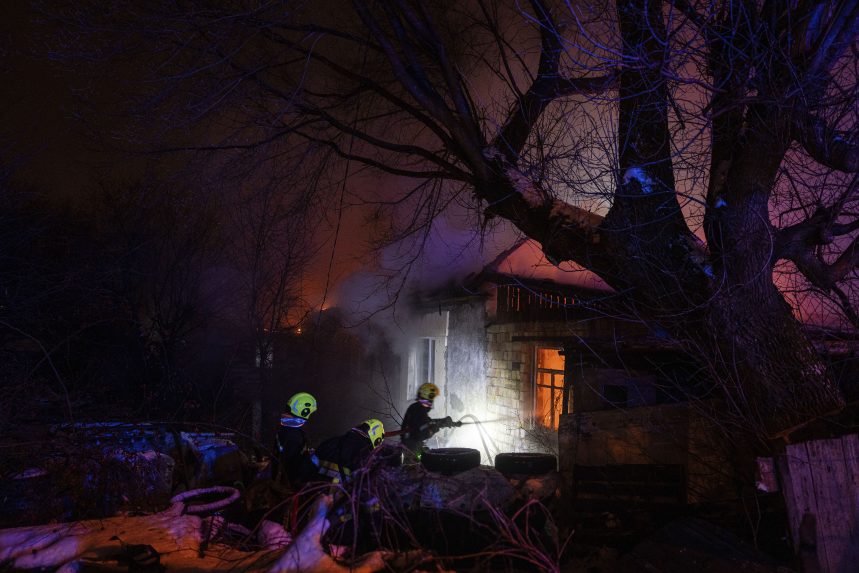 Legalább 10 robbanást hallottak hajnalban Kijevben