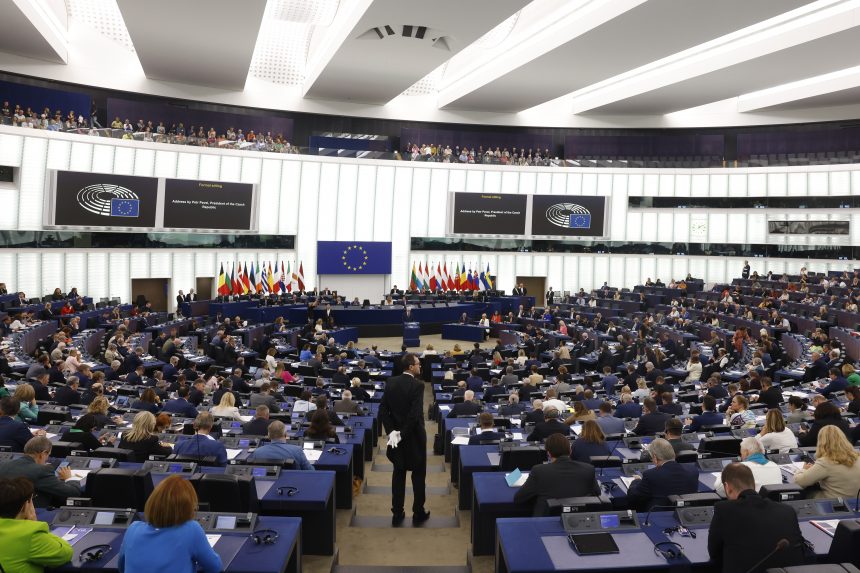 Összeálltak a politikai pártok EP-listái