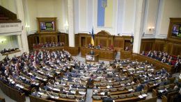 Megszavazta az ukrán parlament azt a törvényt, ami visszaállítja a kárpátaljai magyarok nyelvhasználati jogait