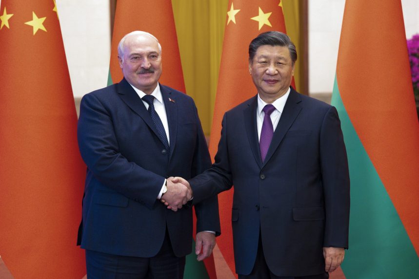 A Kínával való megbízható partnerséget méltatta Pekingben a Belarusz vezető