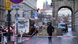 A cseh rendőrség ellenőrzi a lövöldözésre adott pozitív reakciókat, őrizetbe vettek egy 14 éves diákot