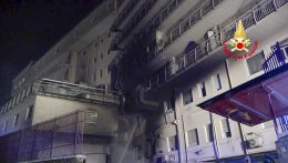 Tűz ütött ki egy Róma környéki kórházban, halálos áldozatok is vannak