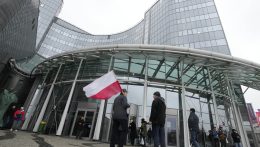Felszámolási eljárást indított a lengyel kulturális miniszter a közmédia ellen
