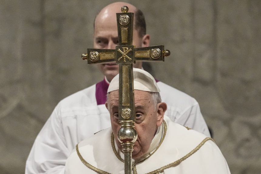 Szeretettel és mérséklettel teli ünneplést kívánt Ferenc pápa