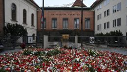 Egyelőre zárva marad a prágai egyetemi lövöldözés helyszíne