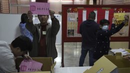 Tajvanon az elnökválasztás első részeredménye szerint a kormányzó párt képviselője vezet