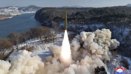 Észak-Korea újabb rakétát tesztelt