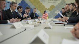 Blinken ígéretet tett Zelenszkijnek, hogy az USA továbbra is segítséget nyújt Ukrajnának