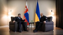 Robert Fico békülékeny hangnemet ütött meg ukrán partnerével ungvári látogatása idején