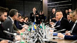 Szijjártó Kulebának: Kiállunk Ukrajna területi integritása és szuverenitása mellett