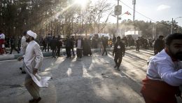 Több mint hetven ember halt meg Iránban a Forradalmi Gárda volt vezetője sírjánál történt robbantásokban