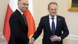 Lengyelországban Tusk felvetette az előrehozott választások lehetőségét, ha az elnök beavatkozik a kormányzásba