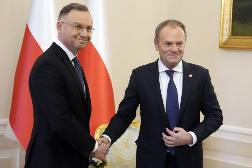 Lengyelországban Tusk felvetette az előrehozott választások lehetőségét, ha az elnök beavatkozik a kormányzásba
