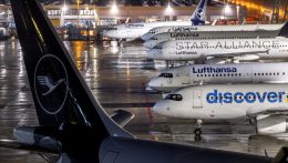 Sztrájkra szólították fel a Lufthansa dolgozóit
