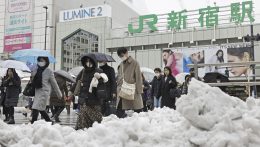 Japánban több mint 130-an sérültek meg a heves havazás miatt
