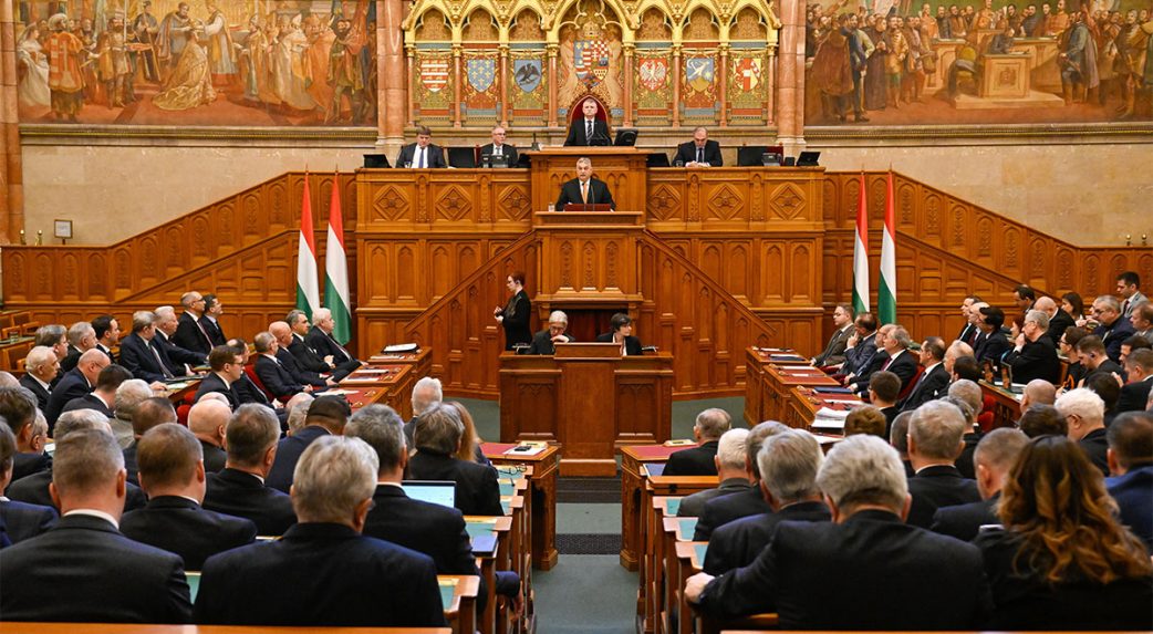 Másfél évnyi huzavona után a magyar parlament megszavazta a Svéd NATO-csatlakozást