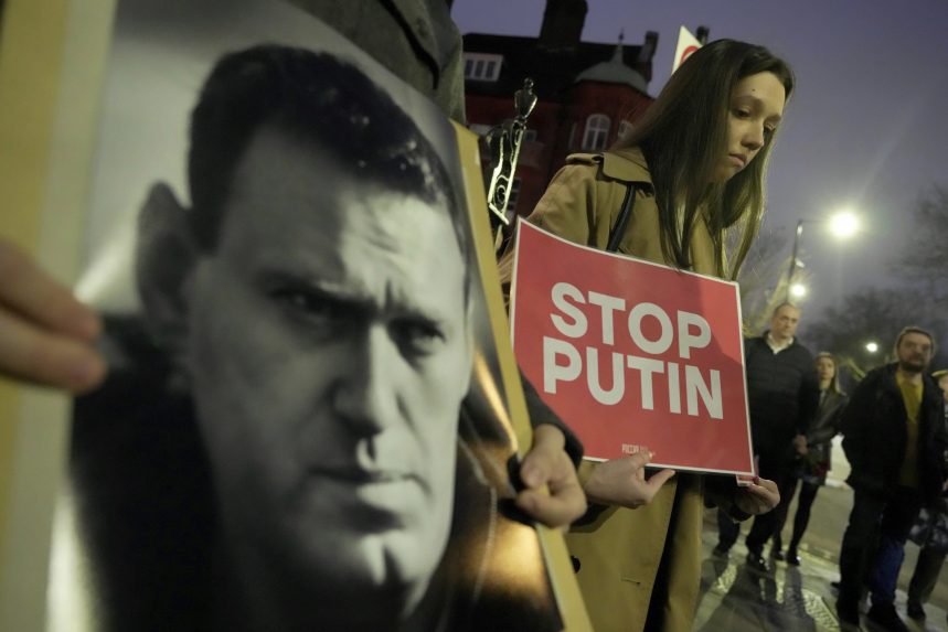 100 embert állítottak elő Oroszországban a Navalnij-párti gyűléseken