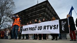 Az ellenzék szerint a kormány tehet arról, hogy romlott a szlovákiai sajtószabadság állapota