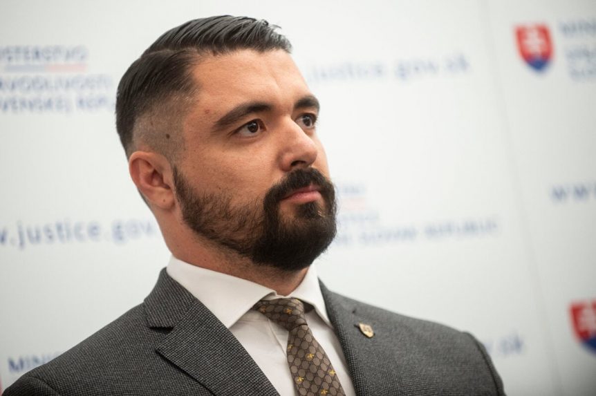 Gašpar visszautasítja, hogy a jogkörei megszerzésénél megkerülte az államfőt