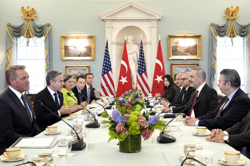 Törökország és az USA Ukrajnáról, Gázáról és kétoldalú kérdésekről tárgyalt