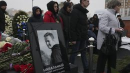 Véget ért az orosz ellenzéki vezető gyászszertartása