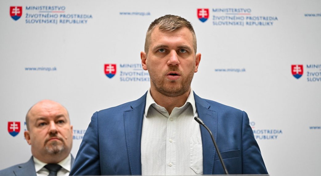 Az SaS és a PS Filip Kuffa államtitkár lemondását követelik