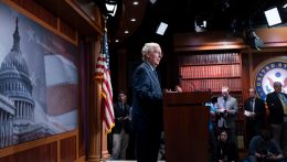 Az amerikai szenátus jóváhagyta az Ukrajnának szánt több tízmilliárd dolláros segélycsomagot