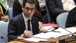 A francia külügyminiszter szerint Kínának egyértelmű üzeneteket kellene küldenie Oroszországnak az Ukrajnai megszállással kapcsolatban