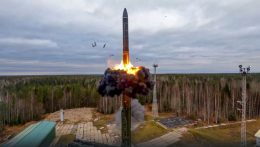 Taktikai nukleáris fegyverekkel is hadgyakorlatot tart Oroszország