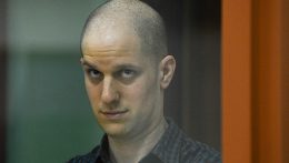 Elkezdődött a kémkedéssel vádolt Evan Gershkovich pere Jekatyerinburgban