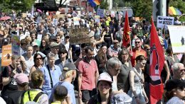 A németországi Essenben összecsaptak a rendőrök a tüntetők