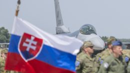 Hétfőn érkezik az első két F-16-os vadászgép Szlovákiába