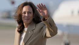 Kamala Harris egy hét alatt 200 millió dolláros kampánytámogatáshoz jutott