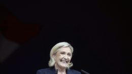 A szavazatok 33 százalékával nyerte az első fordulót a Marine Le Pen vezette szélsőjobb Franciaországban