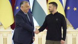 Határidőhöz kötött tűzszünet megfontolását kérte Orbán Viktor kijevi látogatásán Volodimir Zelenszkij ukrán elnöktől