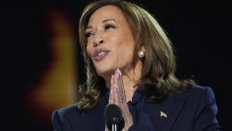 Kamala Harris „új és előrevivő utat“ ajánlott a demokrata elnökjelölő konvenciót lezáró beszédében