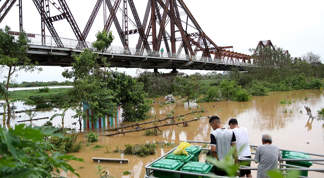 Már több mint 140 áldozatot követelt a Jagi tájfun Vietnamban