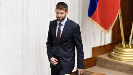 Menesztették Michal Šimečkát a parlament alelnöki posztjáról